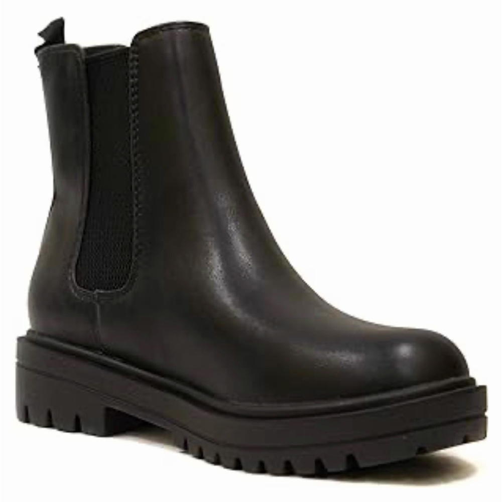 New Woman’s Black Lug Sole Boots / 11